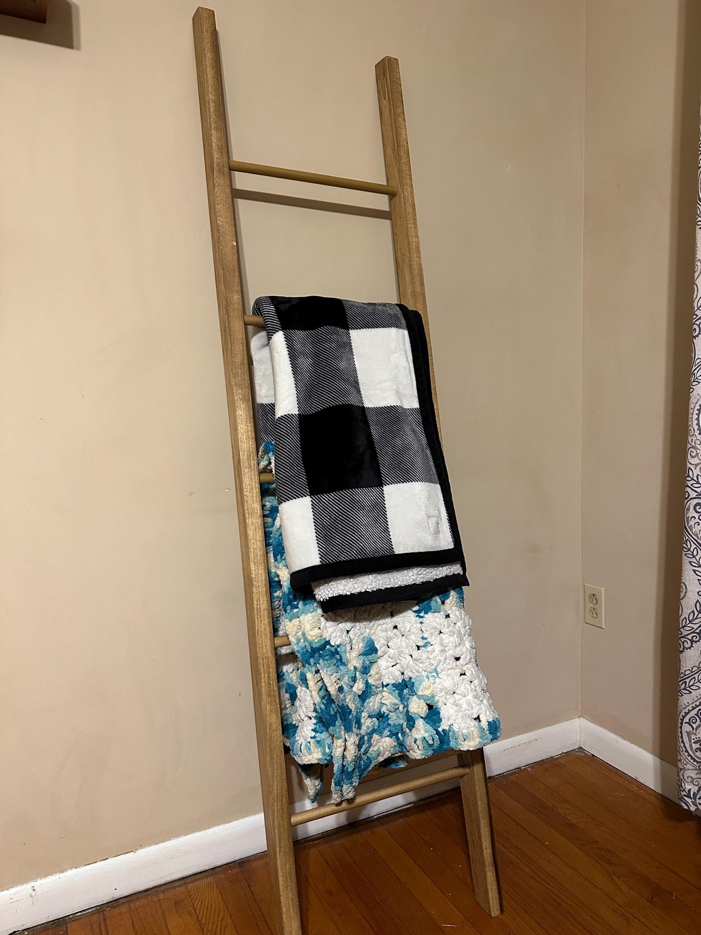 6-Foot Modern Blanket Ladder, Wooden Blanket Rack, Towel Storage Ladder, Decorative Leaning Ladder, Handmade Poplar Wood Ladder, Home Decor